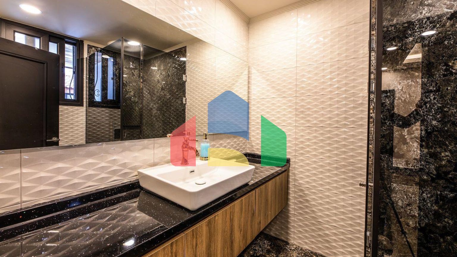 5-ти комнатная вилла 500м2 с бассейном