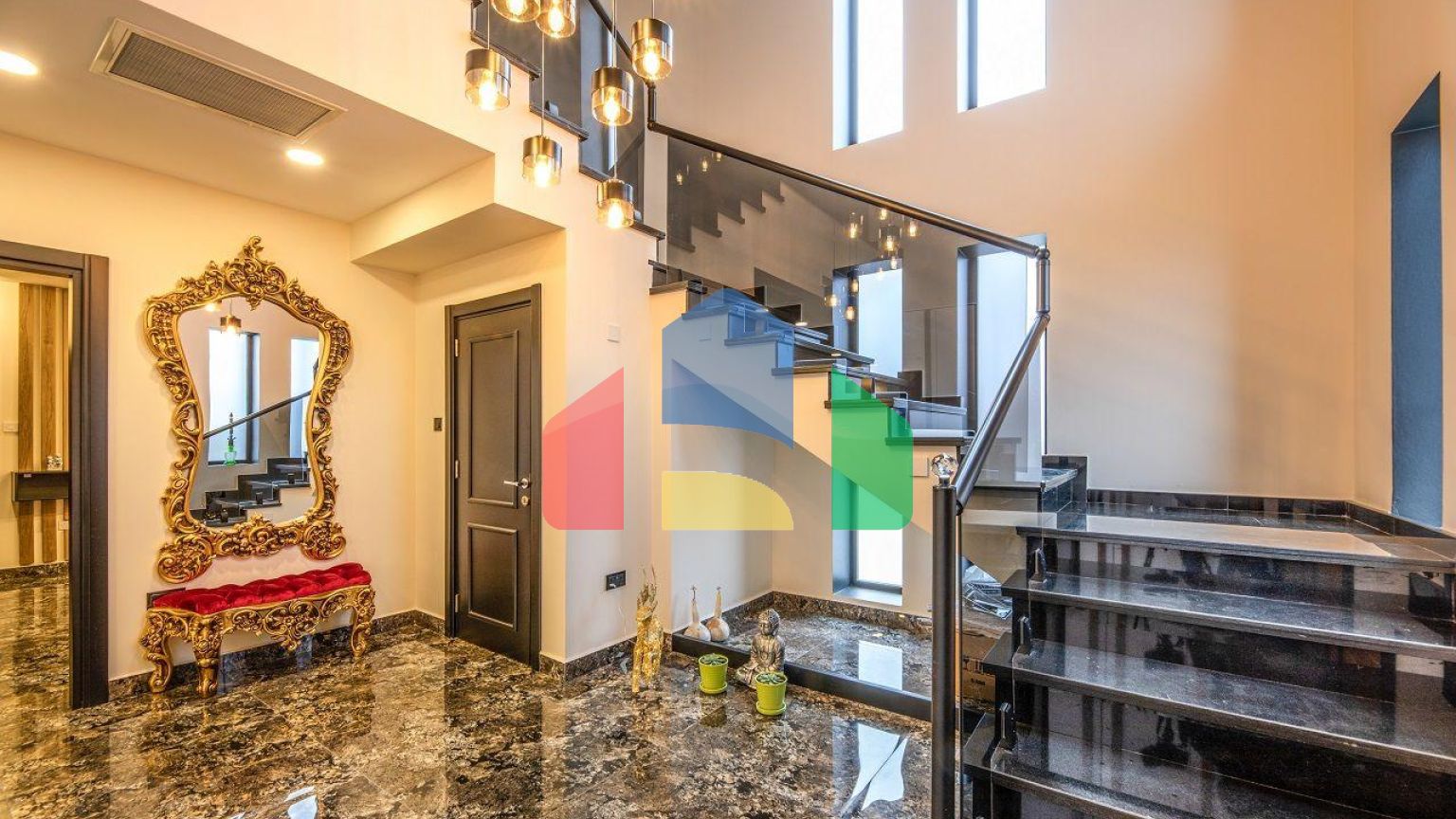 5-ти комнатная вилла 500м2 с бассейном