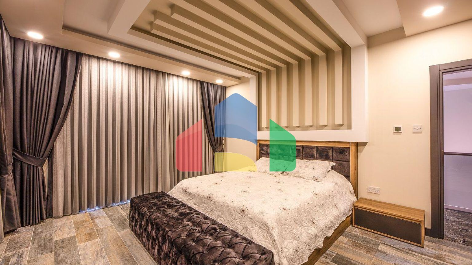 5-ти комнатная вилла 500м2 с бассейном