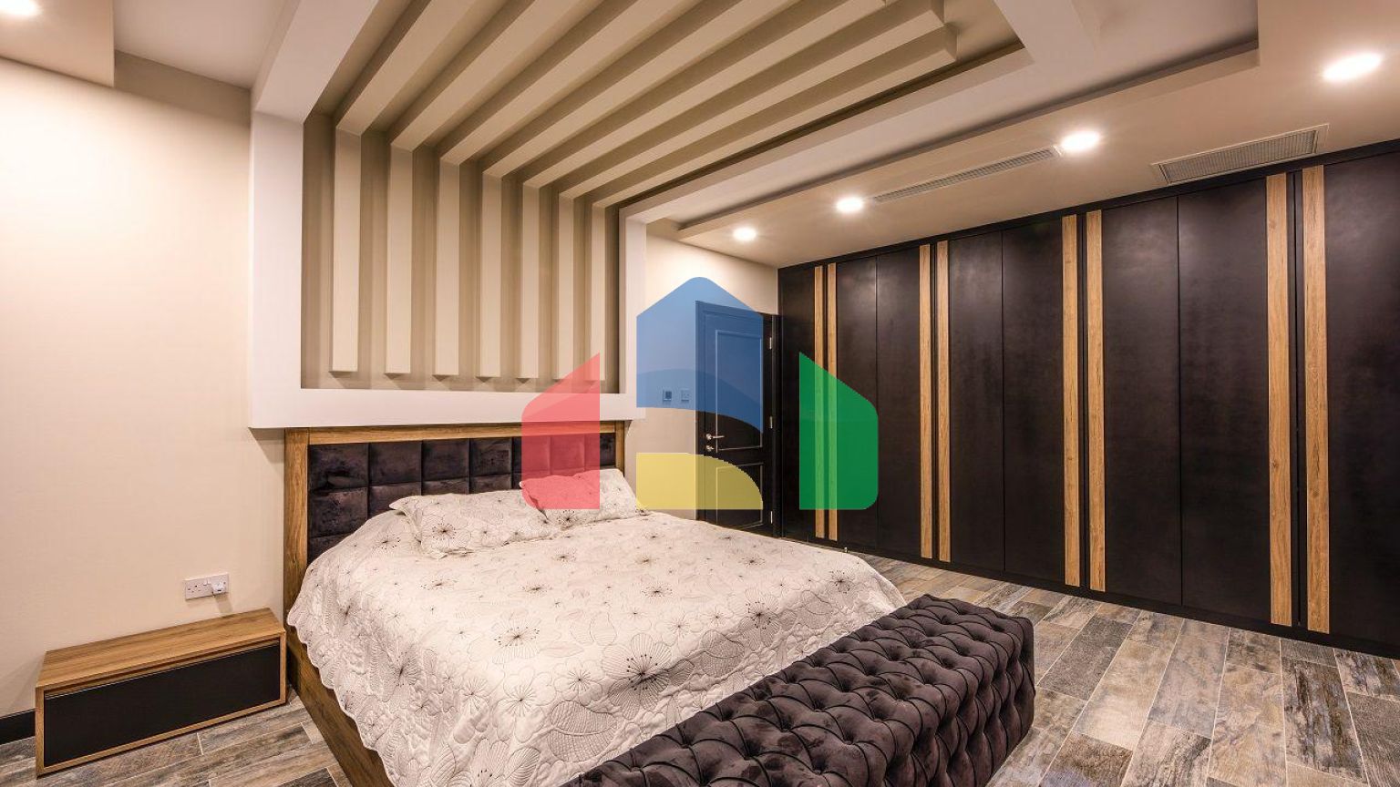 5-ти комнатная вилла 500м2 с бассейном