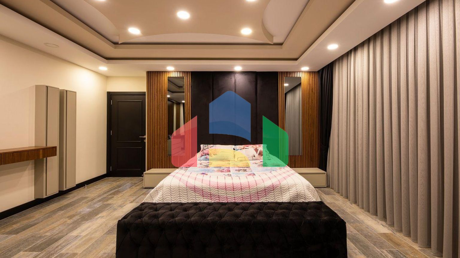 5-ти комнатная вилла 500м2 с бассейном