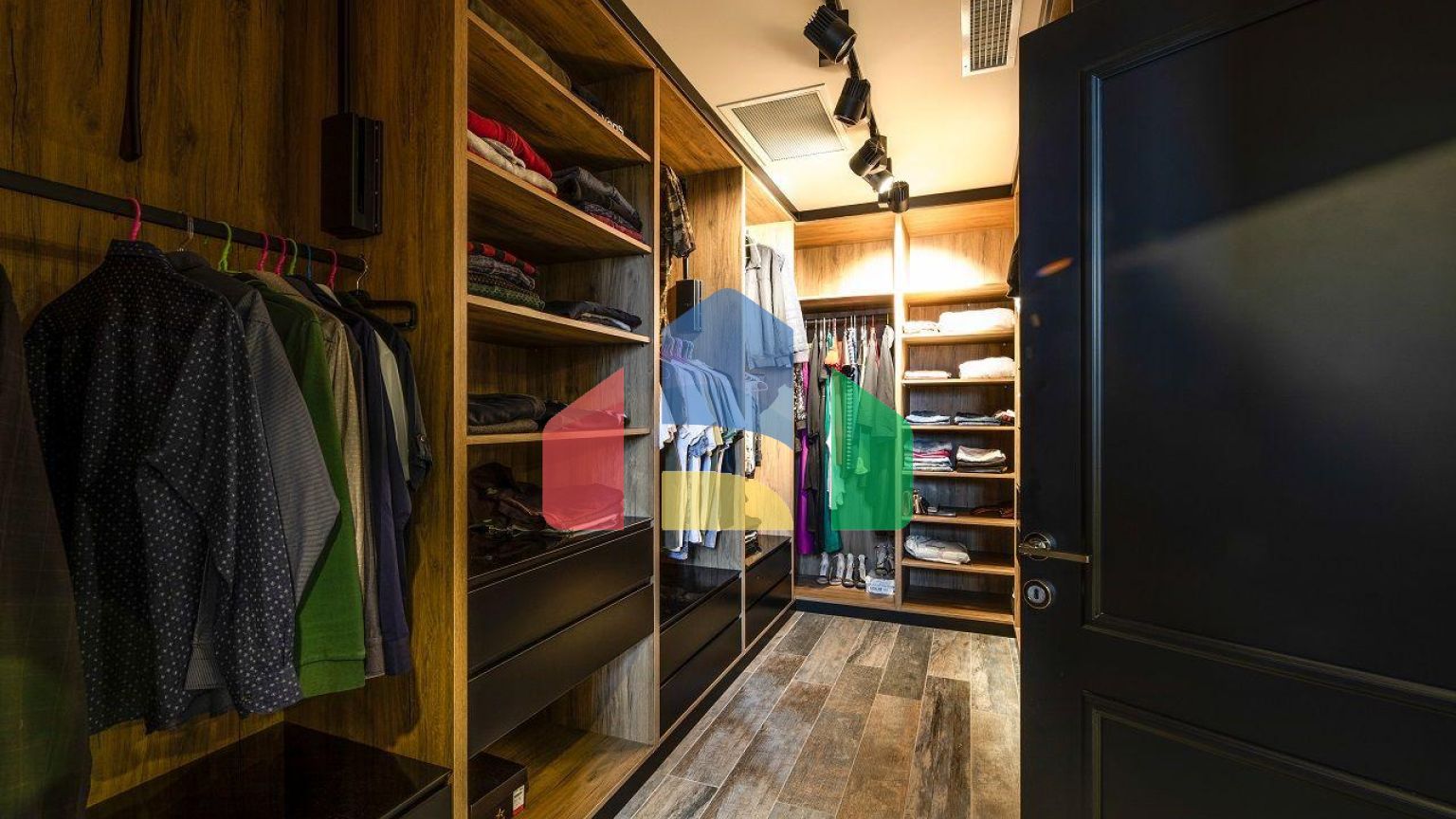 5-ти комнатная вилла 500м2 с бассейном