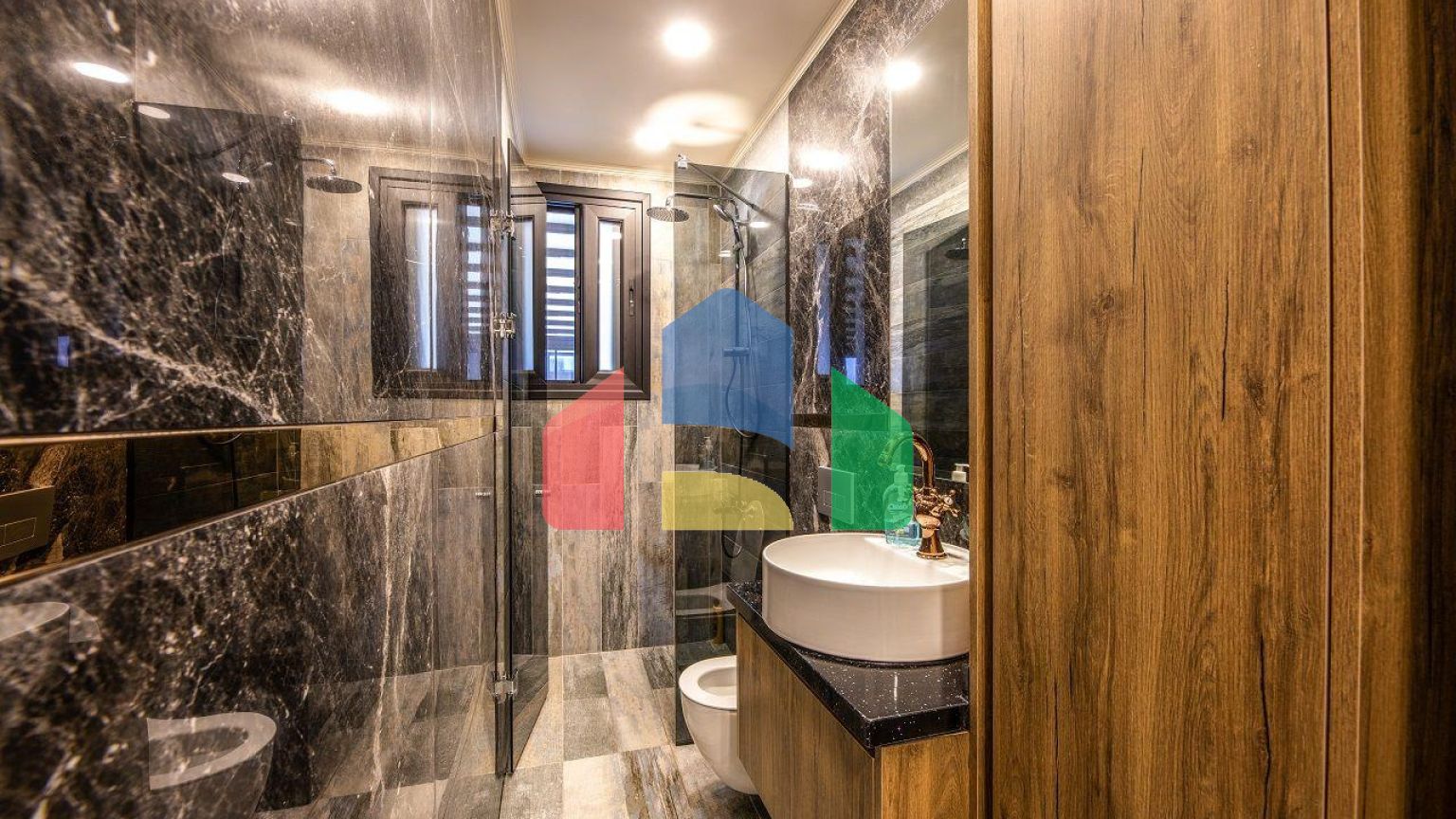 5-ти комнатная вилла 500м2 с бассейном