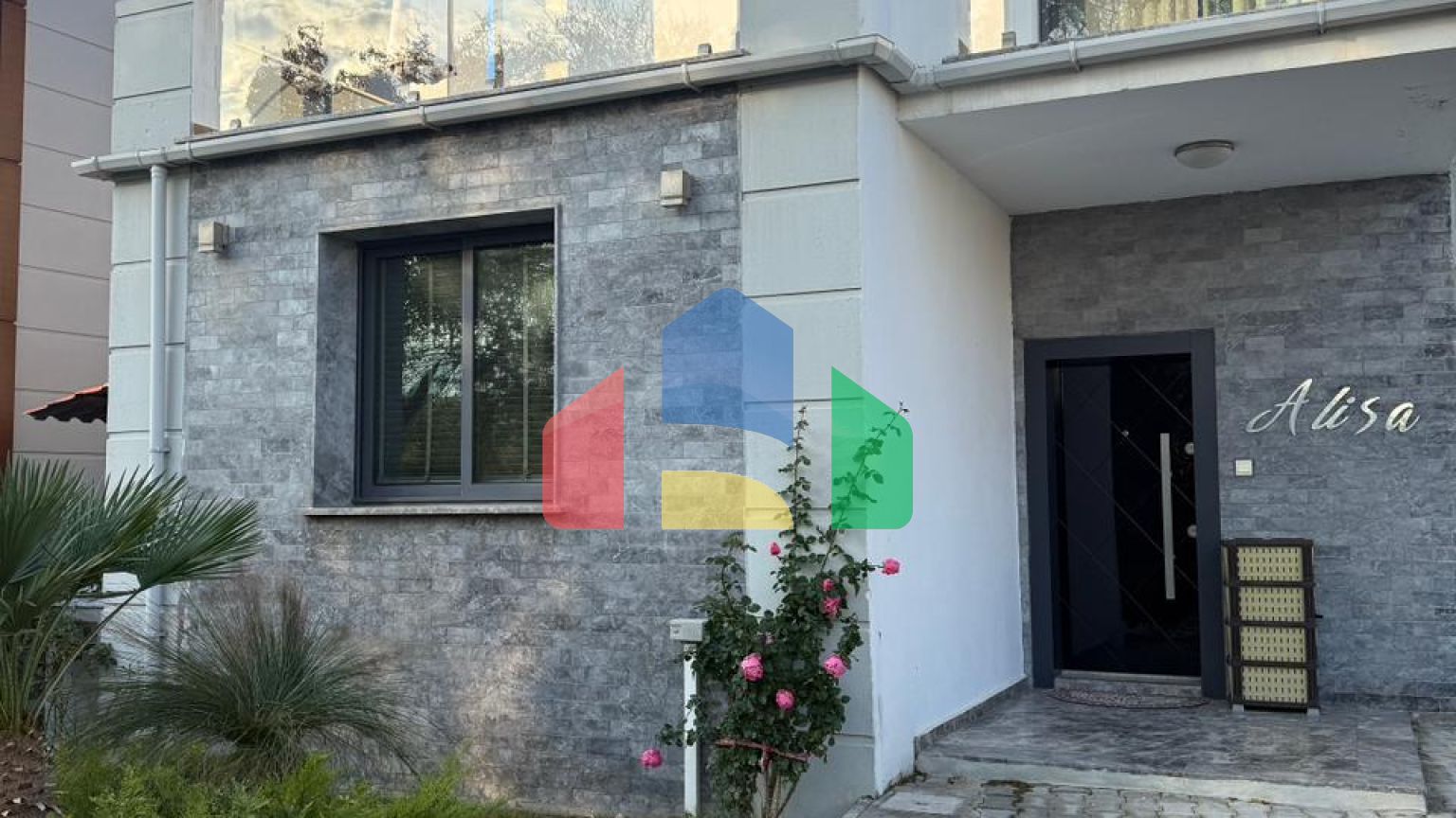 4-х комнатная вилла 160 м2 в красивом комплексе в Алсанджаке