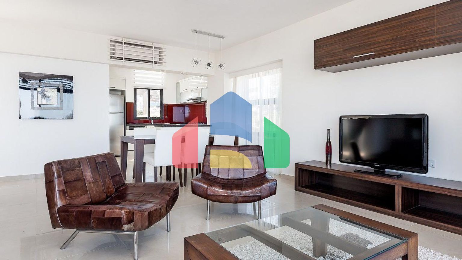 Современная четырехкомнатная вилла 180 м2 в комплексе на первой линии от моря