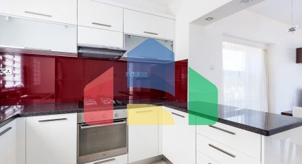 Современная четырехкомнатная вилла 180 м2 в комплексе на первой линии от моря