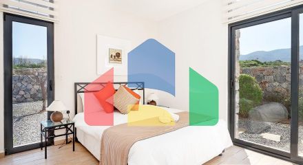 Современная четырехкомнатная вилла 180 м2 в комплексе на первой линии от моря