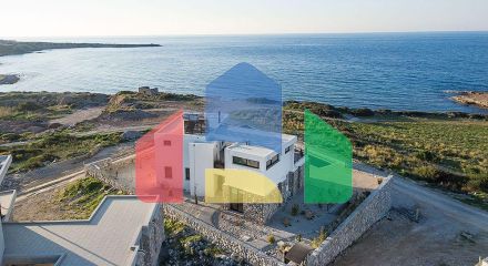 Современная четырехкомнатная вилла 180 м2 в комплексе на первой линии от моря