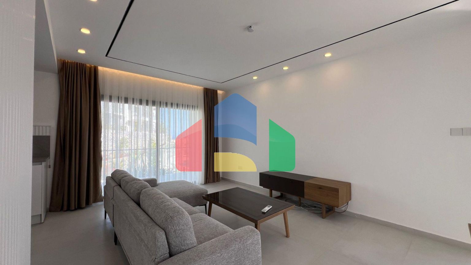 2-комнатные апартаменты 57 м2 с мебелью и техникой в элитном комплексе в Эсентепе