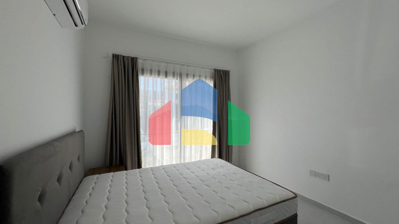 2-комнатные апартаменты 57 м2 с мебелью и техникой в элитном комплексе в Эсентепе