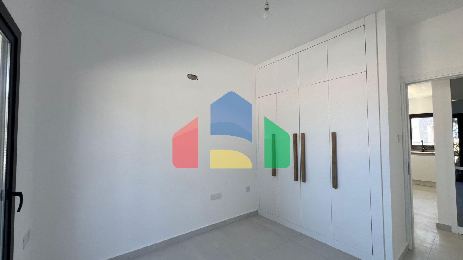 4-комнатные апартаменты 117 м2 с террасой 11 м2 с мебелью и техникой в Эсентепе