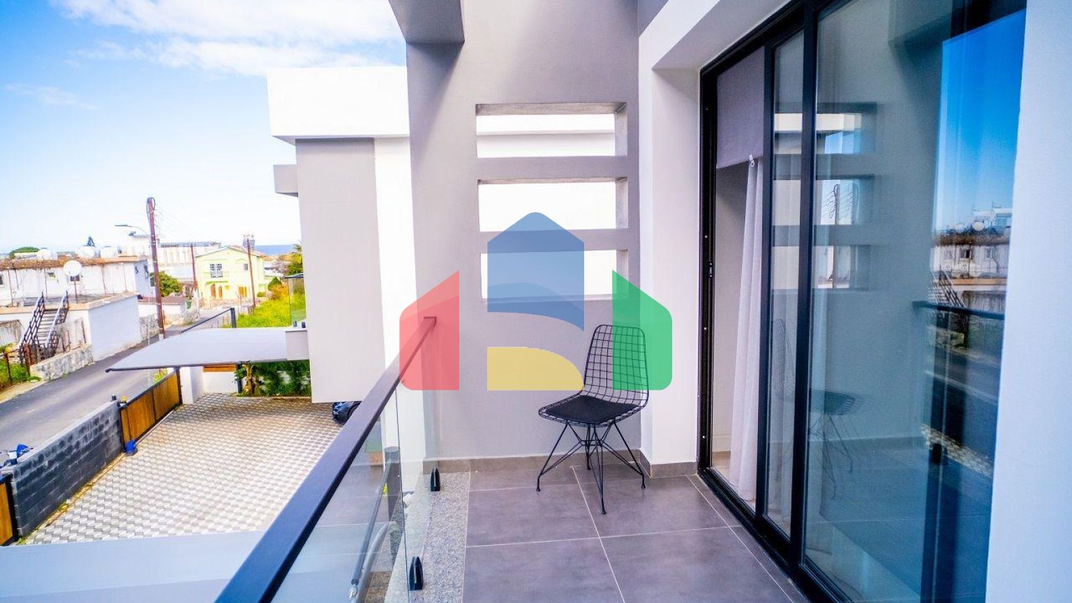 4-комнатная вилла 172 м2 в 5 минутах от пляжа