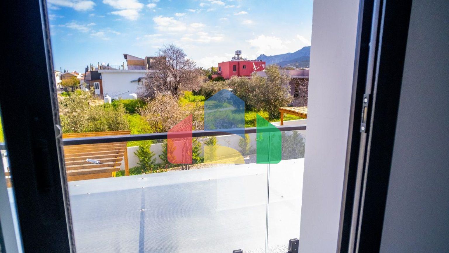 4-комнатная вилла 172 м2 в 5 минутах от пляжа