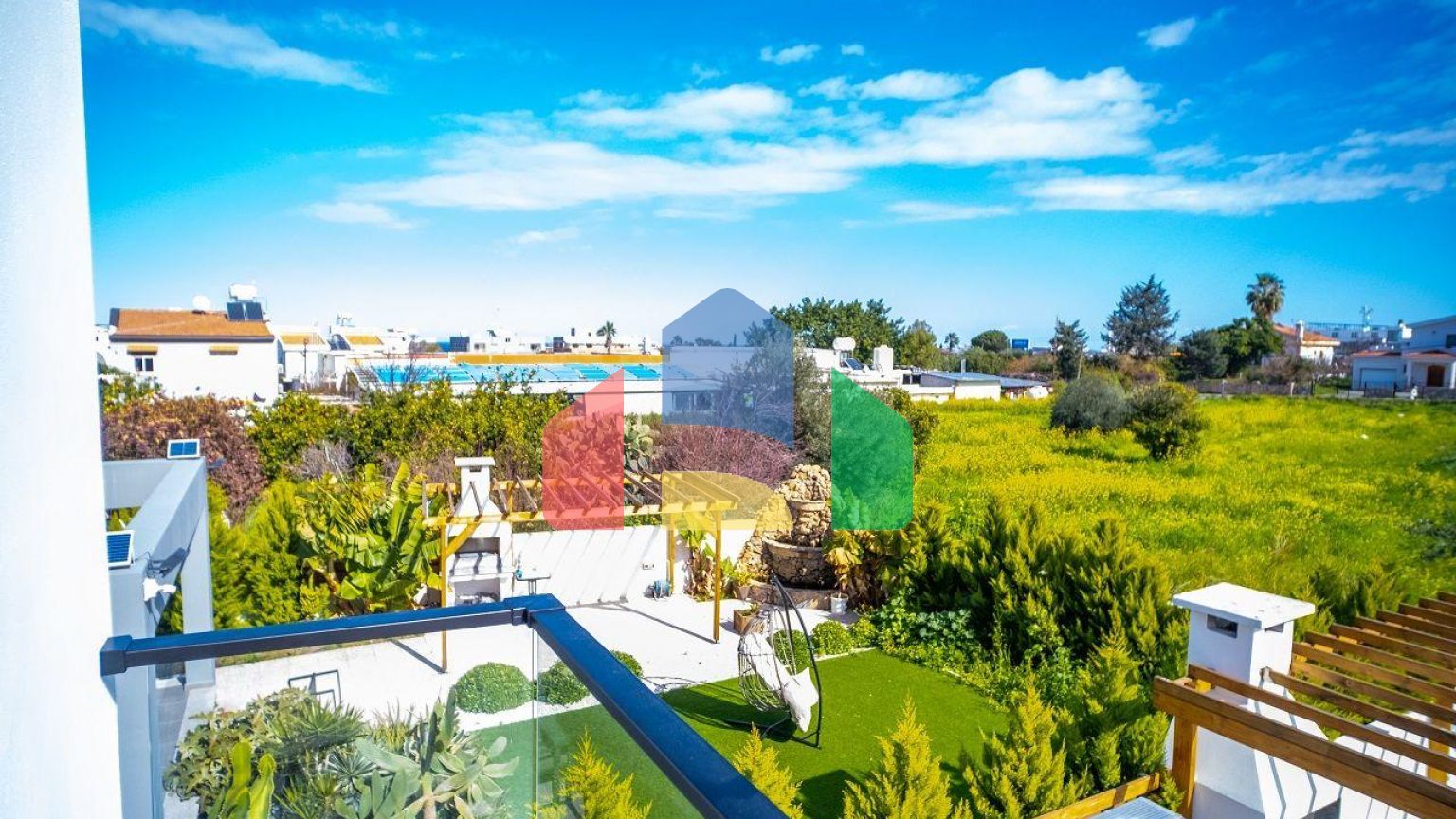 4-комнатная вилла 172 м2 в 5 минутах от пляжа