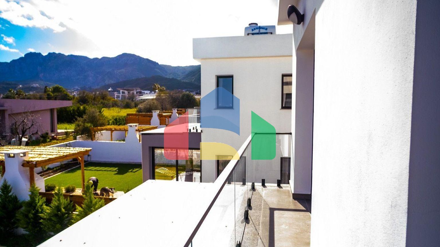 4-комнатная вилла 172 м2 в 5 минутах от пляжа