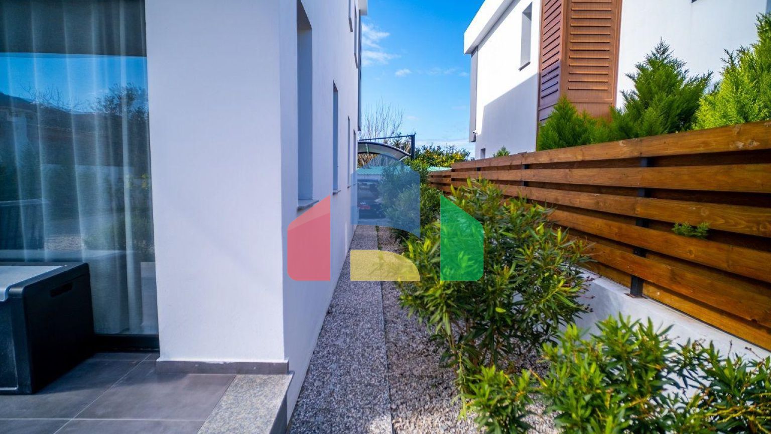 4-комнатная вилла 172 м2 в 5 минутах от пляжа