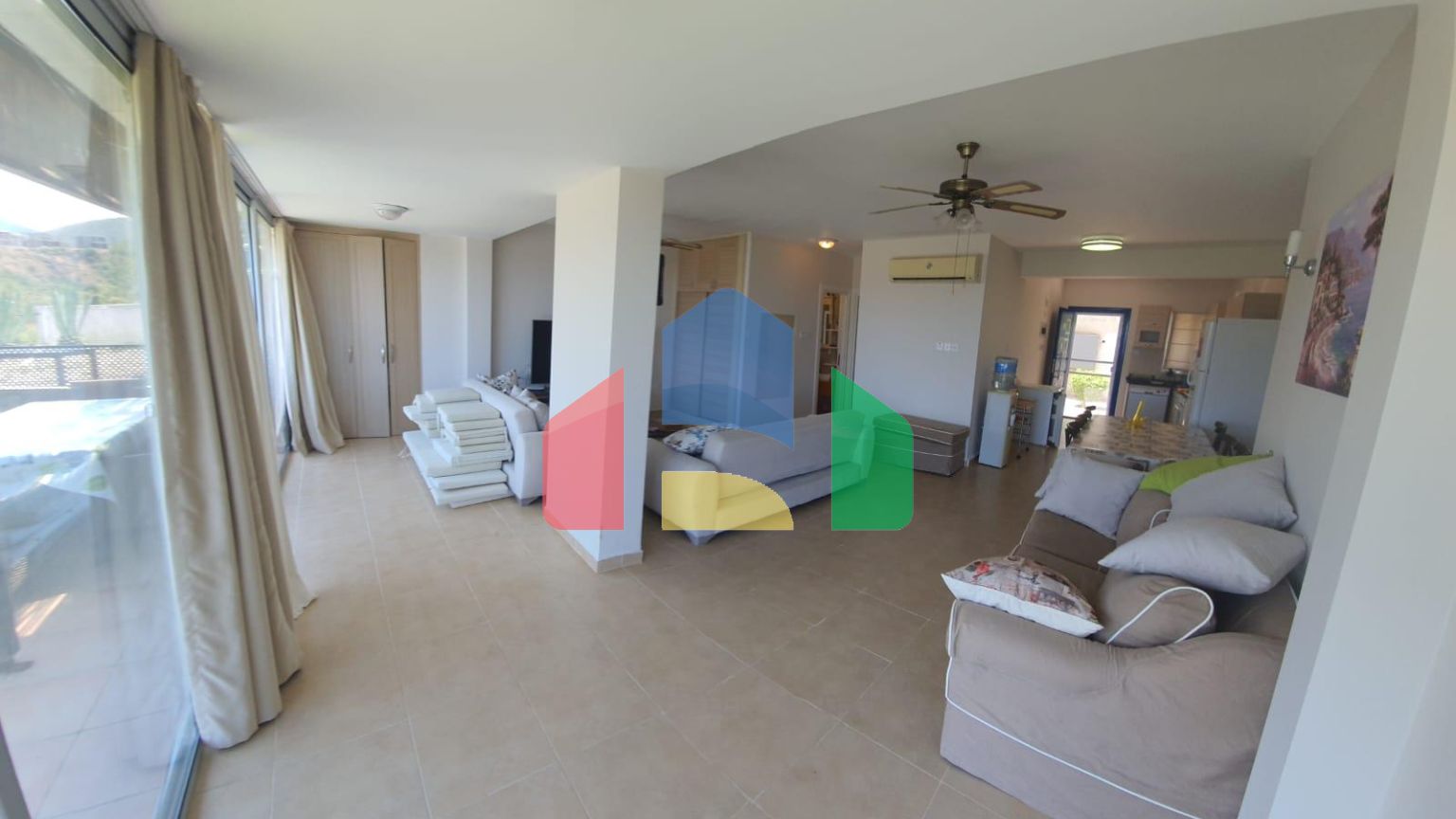 Готовая двухуровневая квартира 5+1(150 м2) с собственным бассейном на первой линии от моря