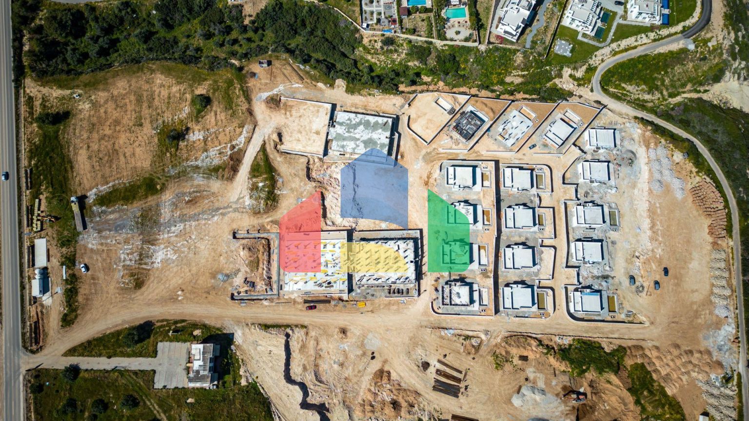 Бунгало 3+1 (125 м2) с террасой и бассейном в новом комплексе в 200 метрах от моря