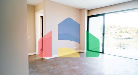 Трехкомнатная квартира 120 м2 с большой террасой на крыше в Беллапаисе Трехкомнатная квартира 120 м2 с большой террасой на крыше в Беллапаисе