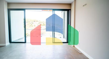 Трехкомнатная квартира 120 м2 с большой террасой на крыше в Беллапаисе Трехкомнатная квартира 120 м2 с большой террасой на крыше в Беллапаисе