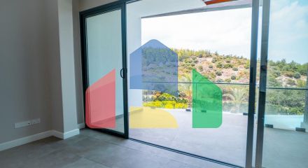 Трехкомнатная квартира 120 м2 с большой террасой на крыше в Беллапаисе Трехкомнатная квартира 120 м2 с большой террасой на крыше в Беллапаисе