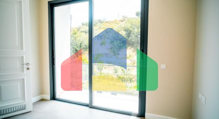 Трехкомнатная квартира 120 м2 с большой террасой на крыше в Беллапаисе Трехкомнатная квартира 120 м2 с большой террасой на крыше в Беллапаисе