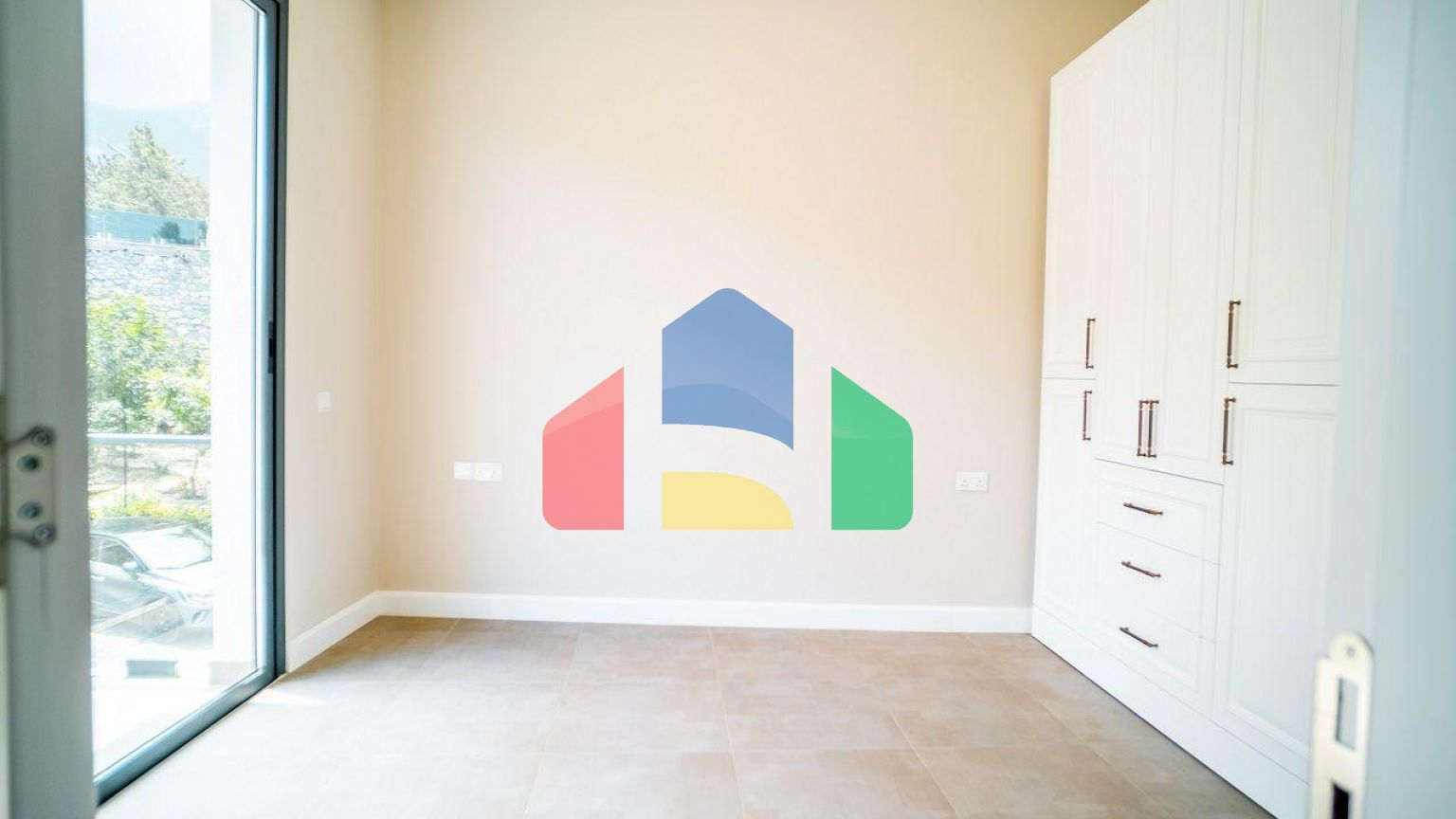 Трехкомнатная квартира 120 м2 с большой террасой на крыше в Беллапаисе