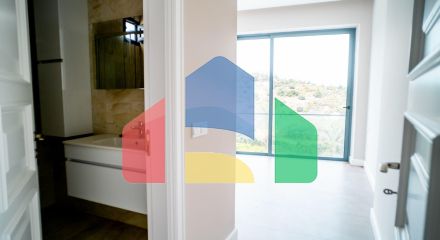 Трехкомнатная квартира 120 м2 с большой террасой на крыше в Беллапаисе Трехкомнатная квартира 120 м2 с большой террасой на крыше в Беллапаисе