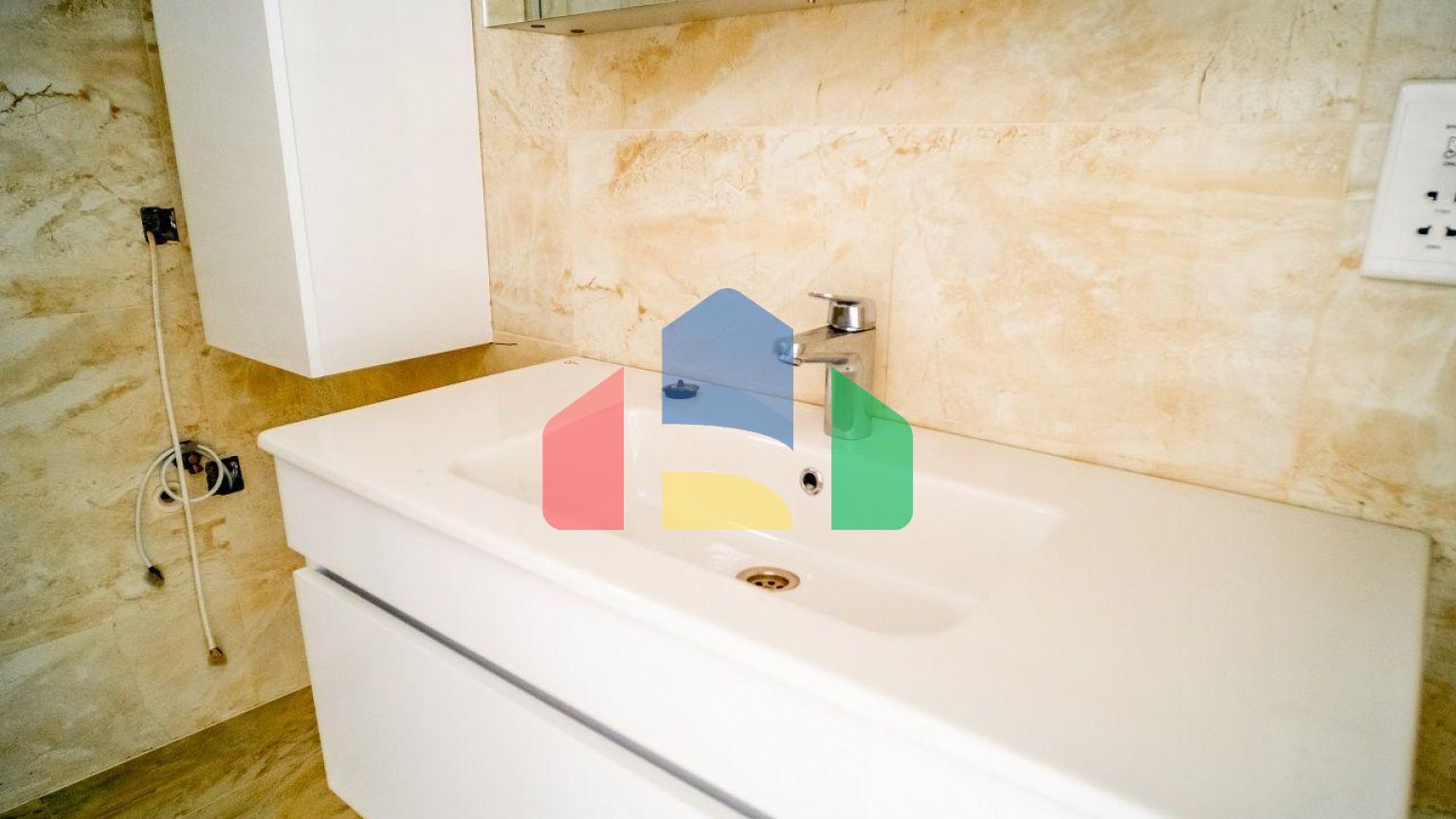 Трехкомнатная квартира 120 м2 с большой террасой на крыше в Беллапаисе