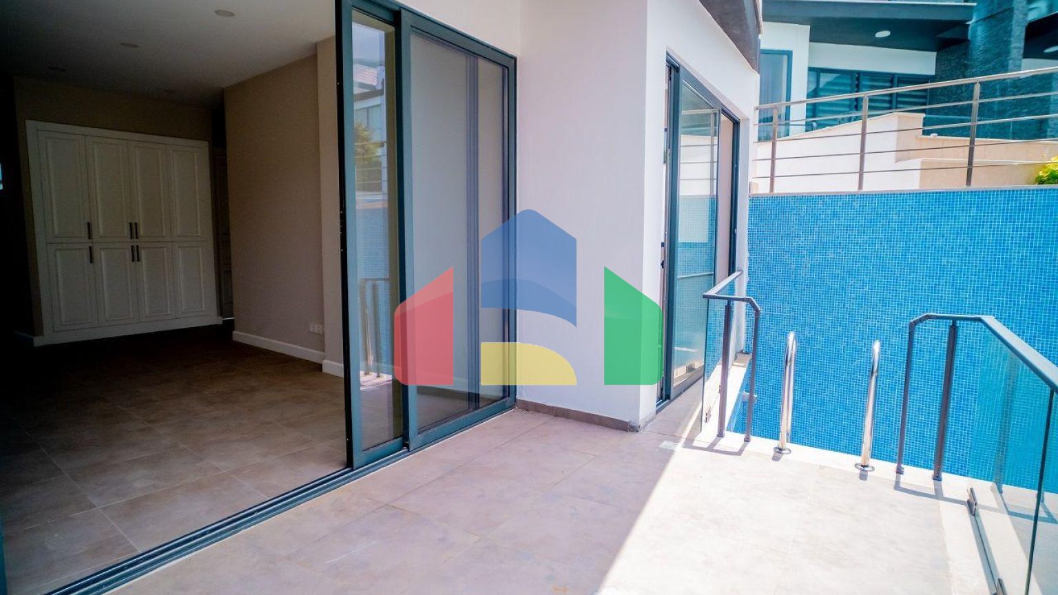 Квартира 4+1 (230 м2) с частным бассейном в Беллапаисе