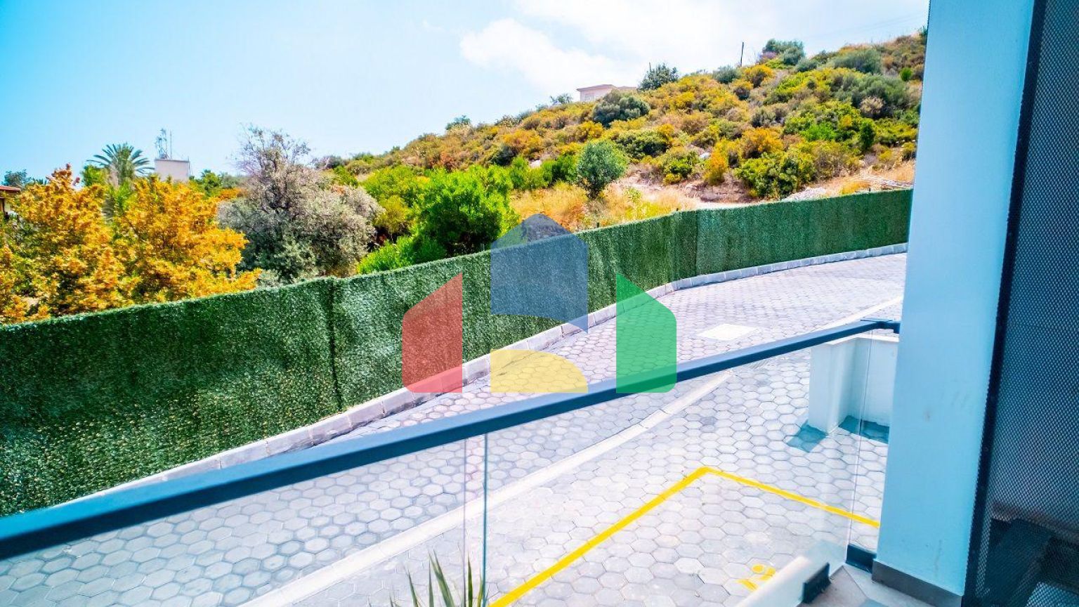 Квартира 4+1 (230 м2) с частным бассейном в Беллапаисе