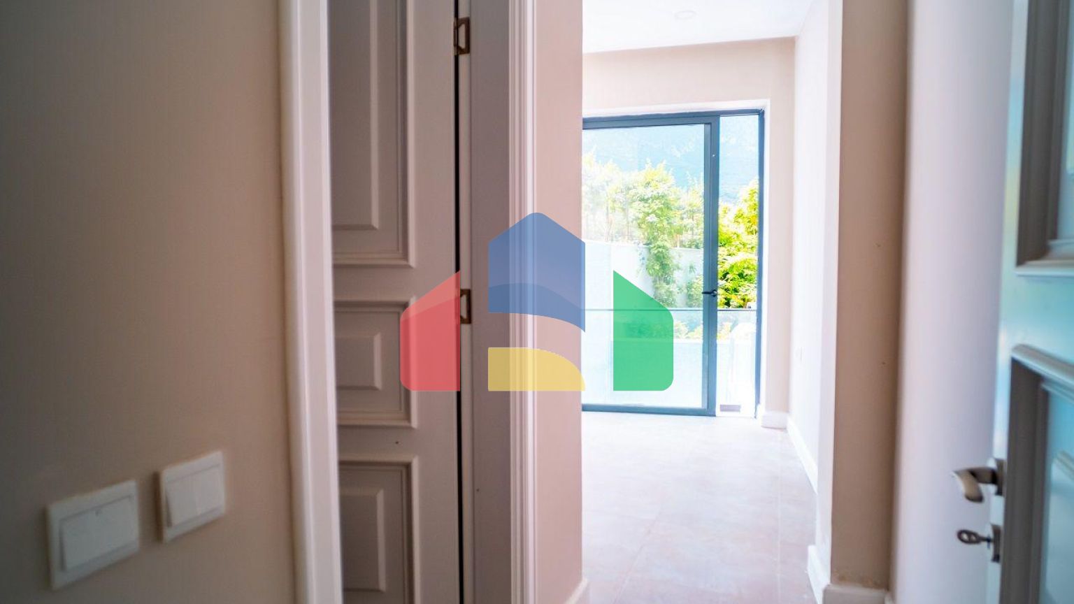 Квартира 4+1 (230 м2) с частным бассейном в Беллапаисе