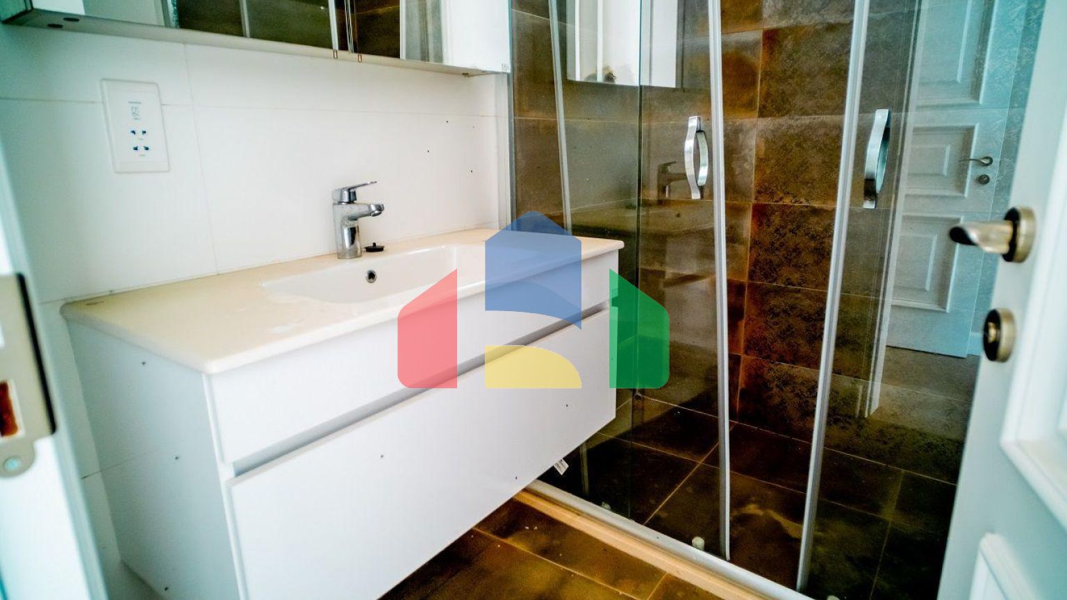 Квартира 4+1 (230 м2) с частным бассейном в Беллапаисе