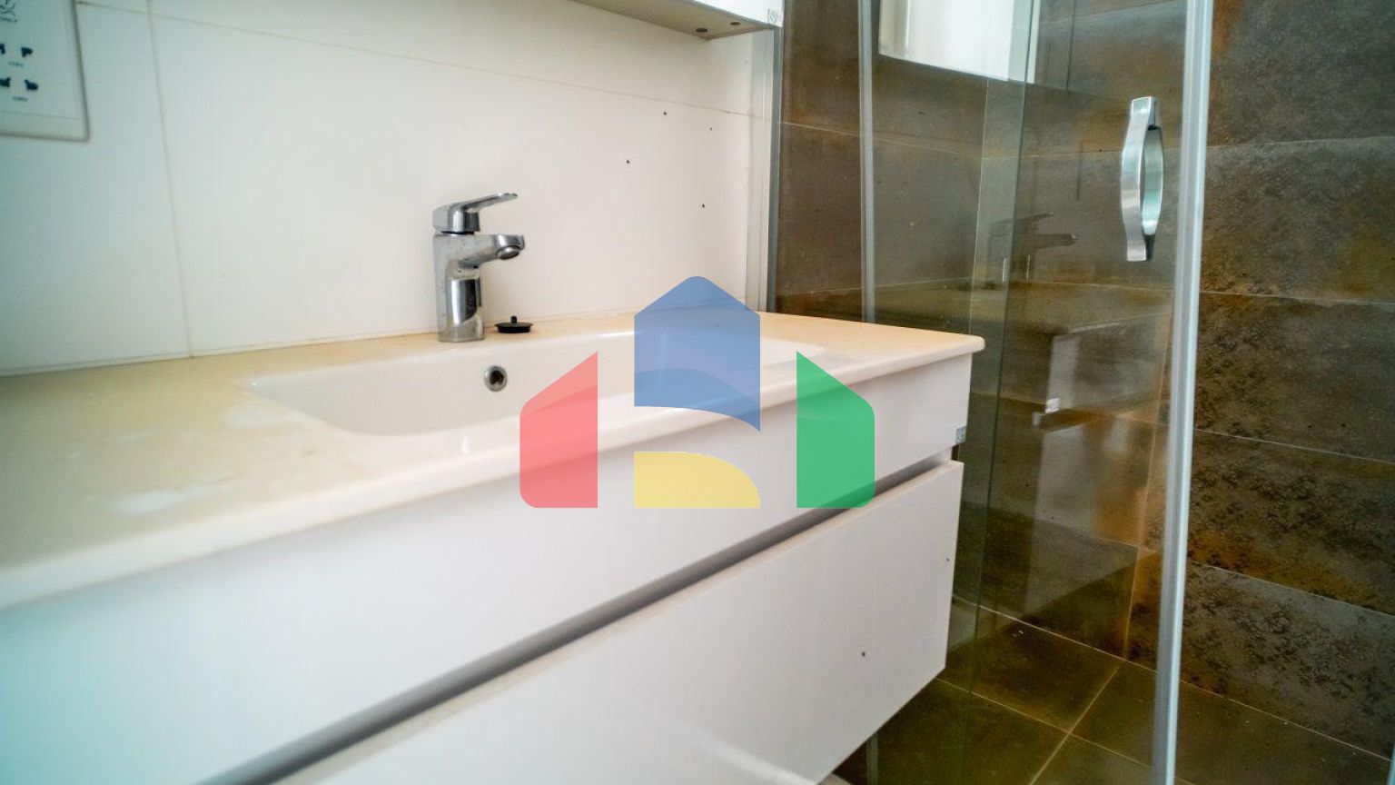 Квартира 4+1 (230 м2) с частным бассейном в Беллапаисе