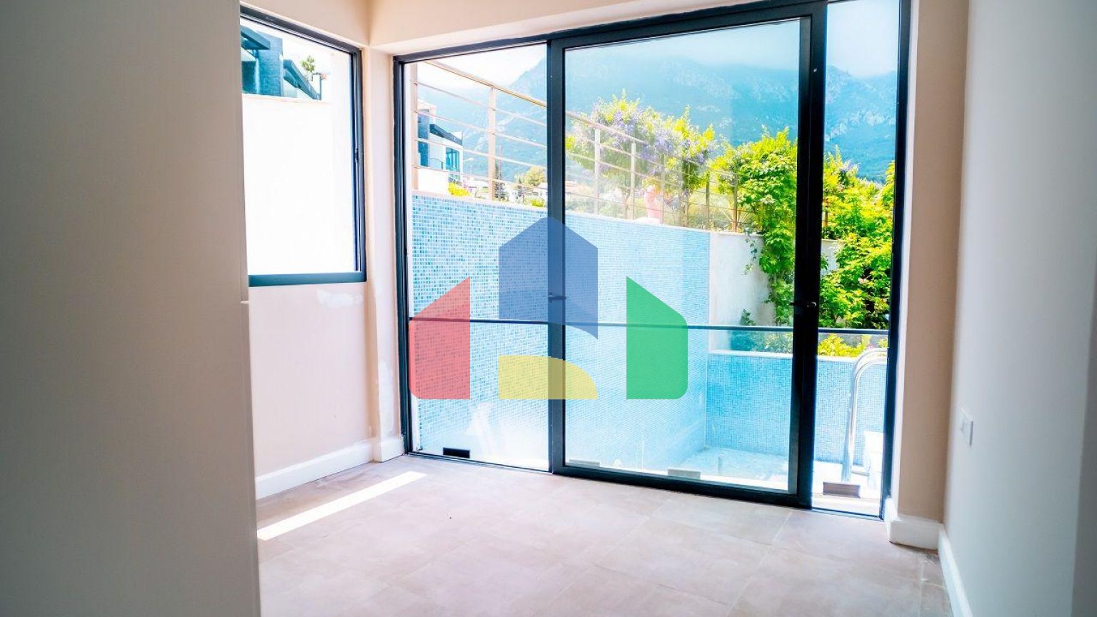 Квартира 4+1 (230 м2) с частным бассейном в Беллапаисе