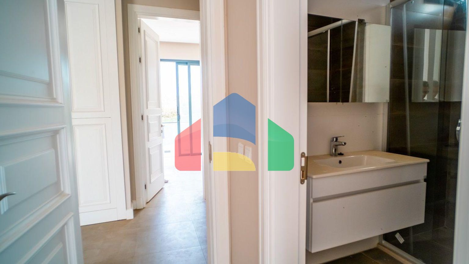 Квартира 4+1 (230 м2) с частным бассейном в Беллапаисе