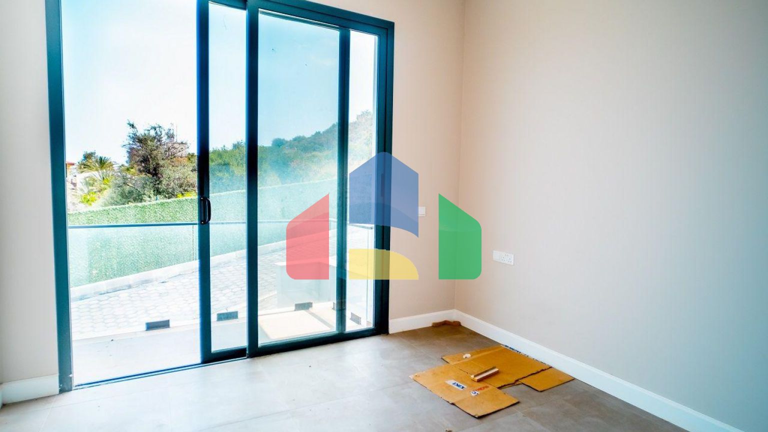 Квартира 4+1 (230 м2) с частным бассейном в Беллапаисе