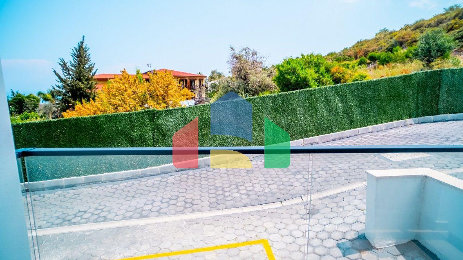 Квартира 4+1 (230 м2) с частным бассейном в Беллапаисе