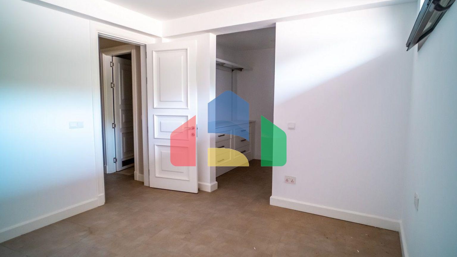 Квартира 4+1 (230 м2) с частным бассейном в Беллапаисе