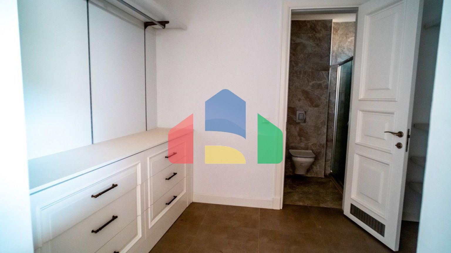 Квартира 4+1 (230 м2) с частным бассейном в Беллапаисе