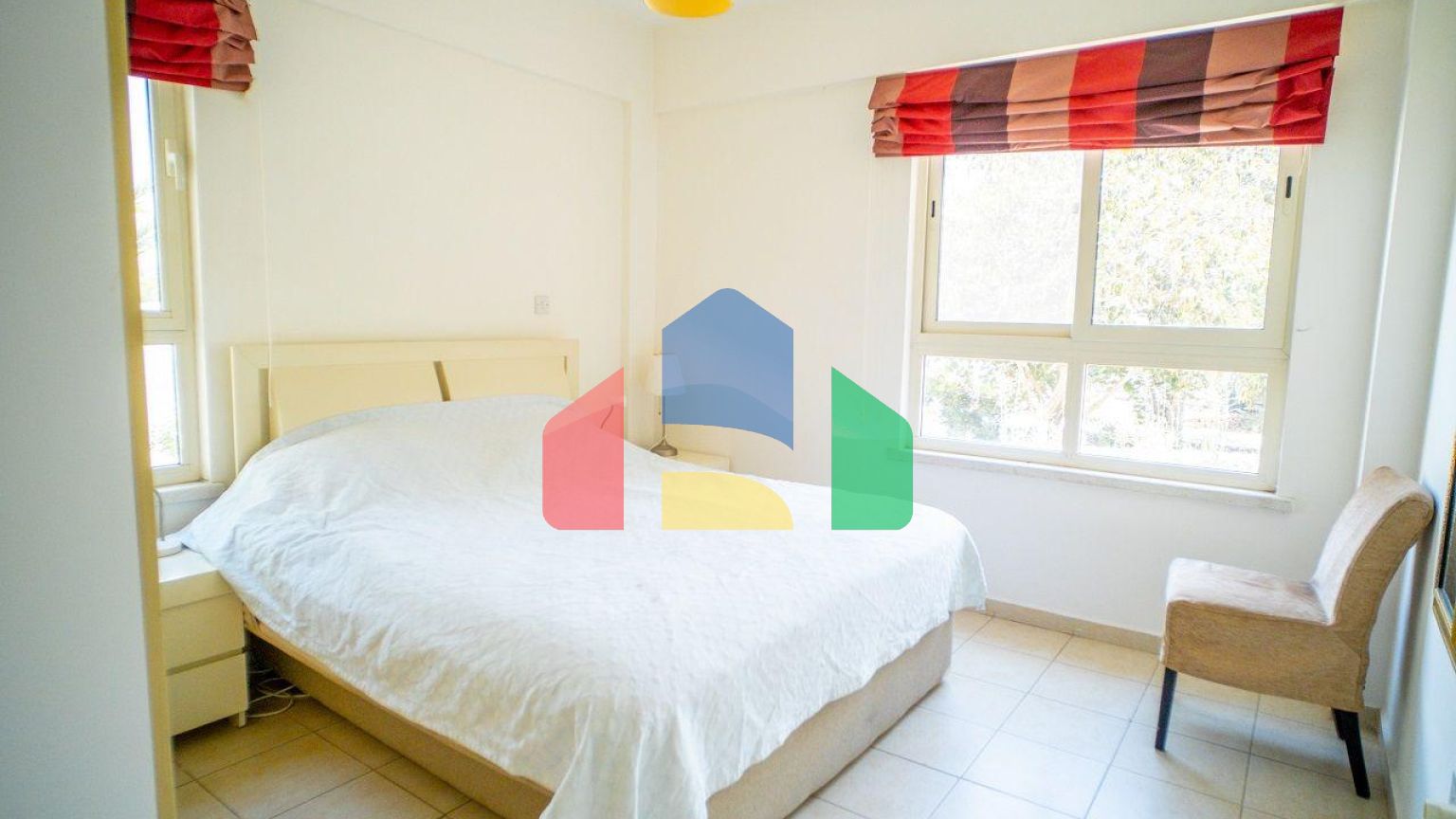 Трехкомнатная квартира 92 м2 с террасой 20 м2 в красивом комплексе у моря