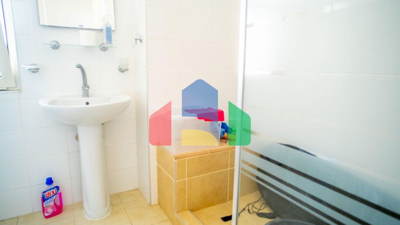 Трехкомнатная квартира 92 м2 с террасой 20 м2 в красивом комплексе у моря