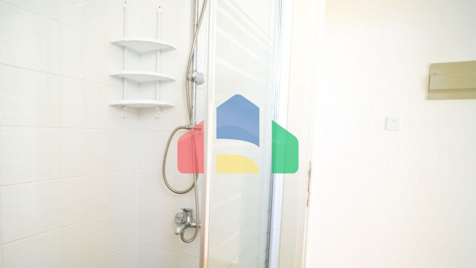 Трехкомнатная квартира 92 м2 с террасой 20 м2 в красивом комплексе у моря