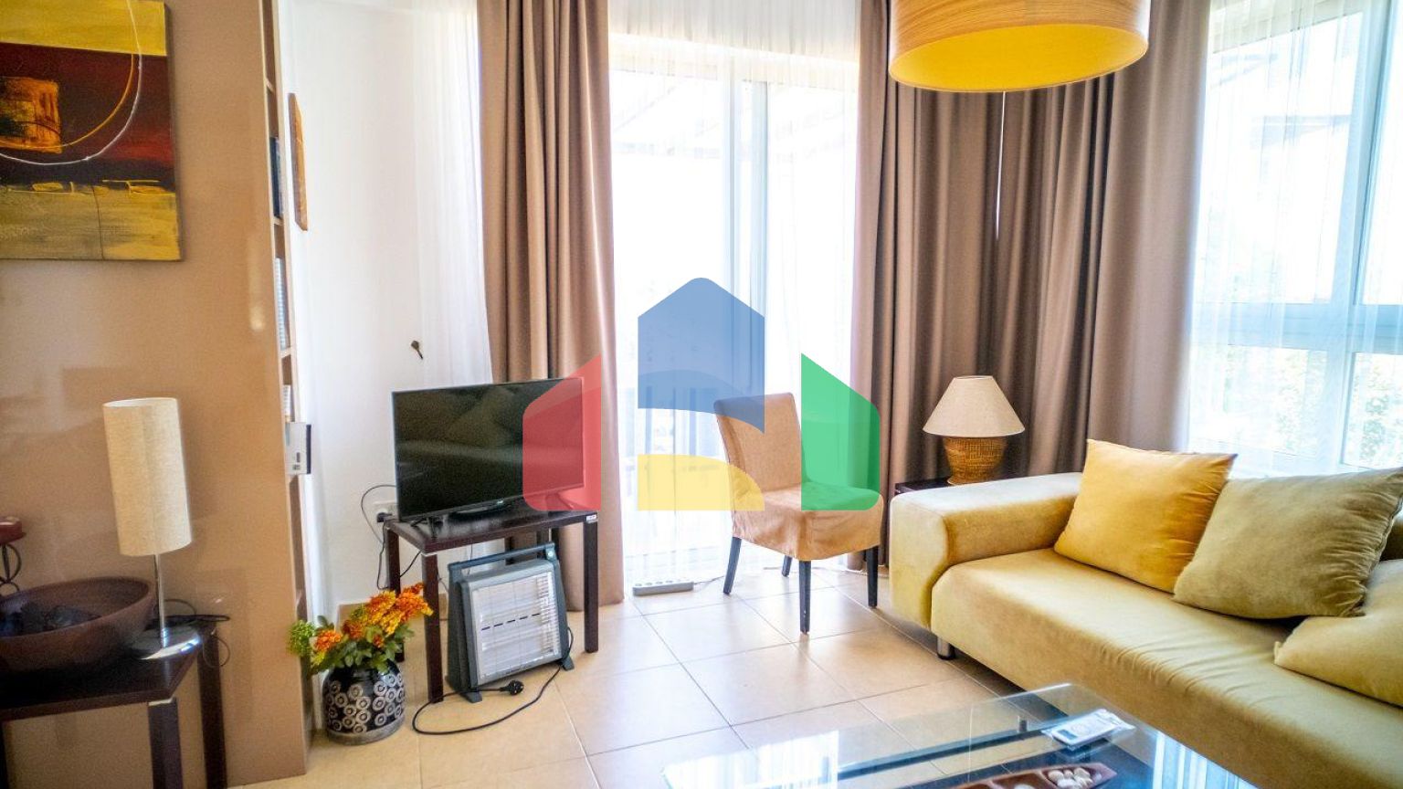 Трехкомнатная квартира 92 м2 с террасой 20 м2 в красивом комплексе у моря