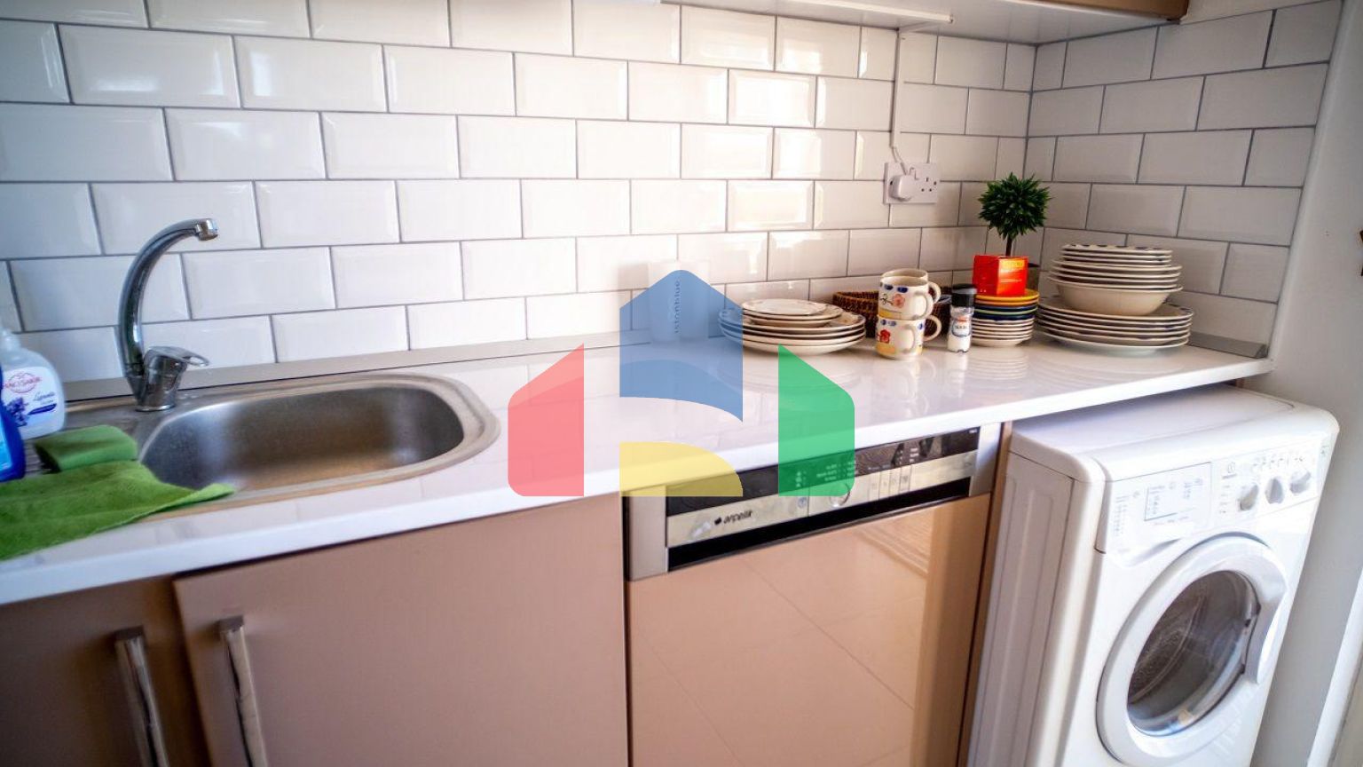 Трехкомнатная квартира 92 м2 с террасой 20 м2 в красивом комплексе у моря