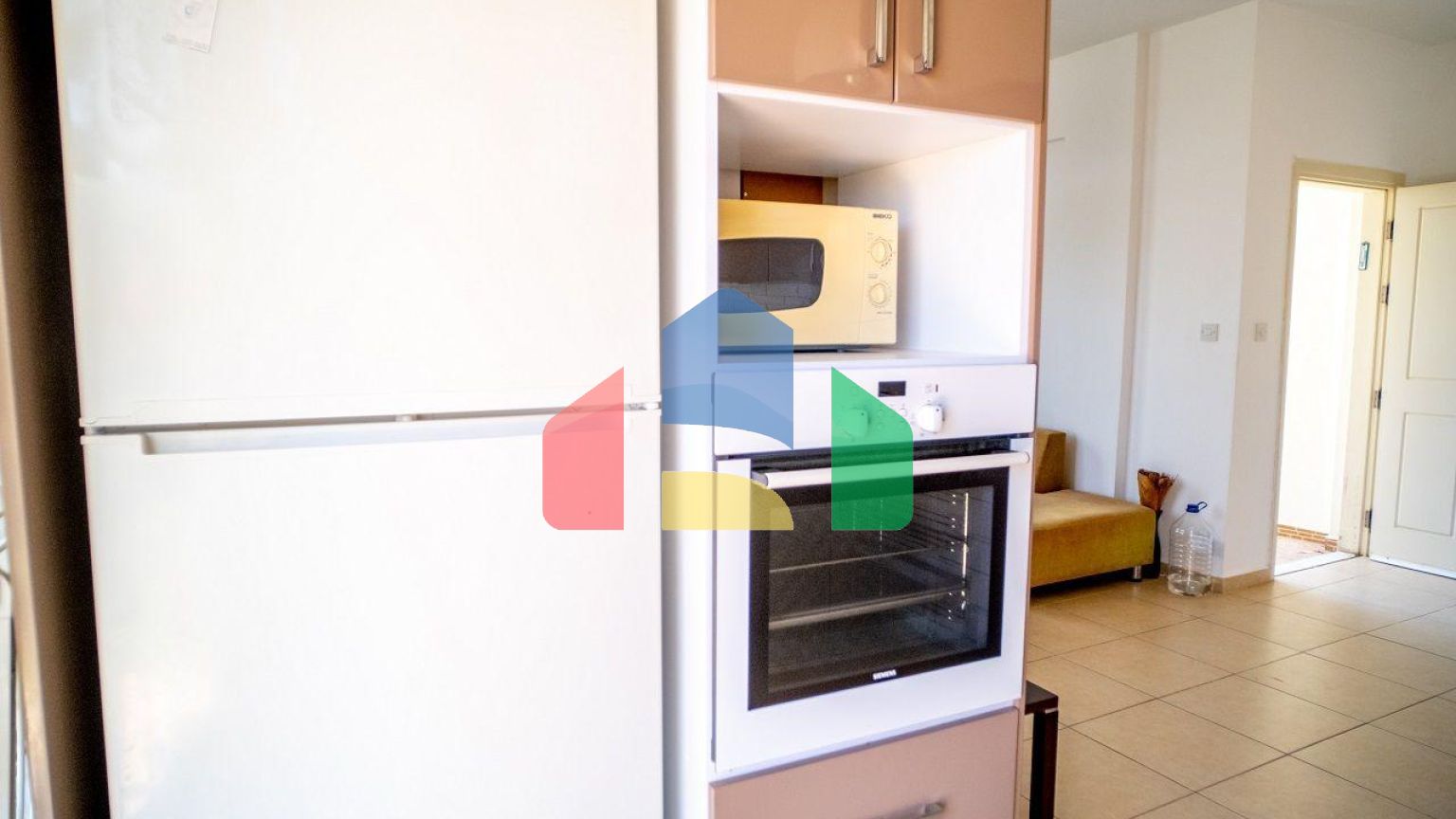 Трехкомнатная квартира 92 м2 с террасой 20 м2 в красивом комплексе у моря