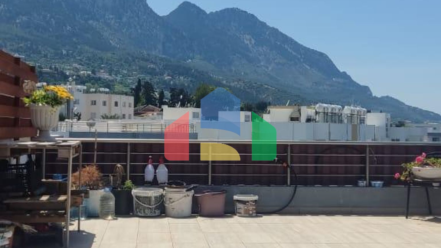 3-комнатный пентхаус 75 м2 + 45 м2 терраса на крыше в 5 минутах от пляжа