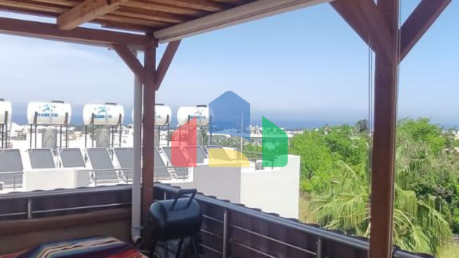 3-комнатный пентхаус 75 м2 + 45 м2 терраса на крыше в 5 минутах от пляжа