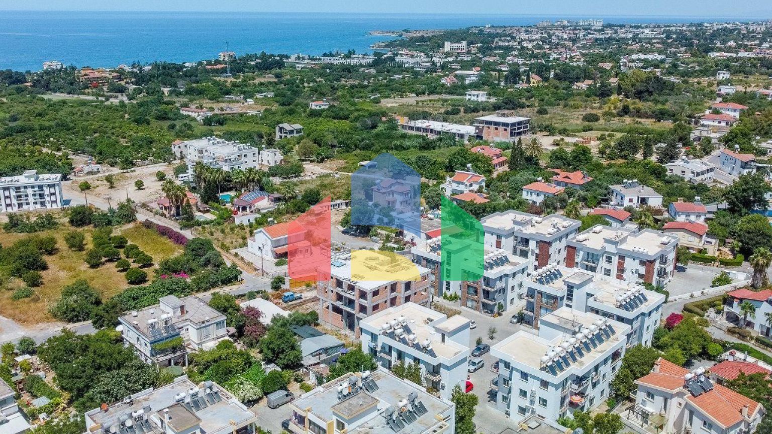 Квартира 2+1(85 м2) c террасой (32 м2) в Лапте