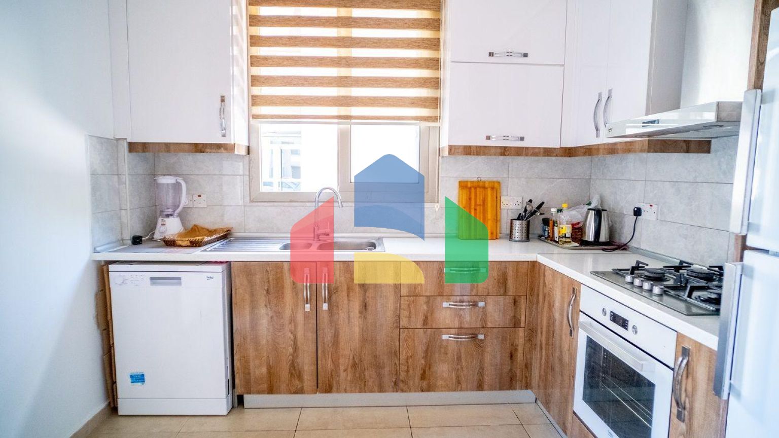 Квартира 2+1(85 м2) c террасой (32 м2) в Лапте